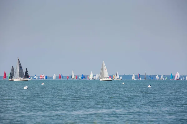 Barcos à vela competem no campeonato de Kekszalag 51.th — Fotografia de Stock