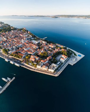 Zadar'da gün doğumu fotoğrafı 