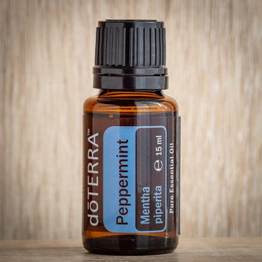 Pecs / Hungray - Aug 06 2020 - Günlük kullanım için Doterra Esnecessary Oil 'in resimsel editoryal görüntüsü