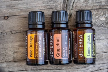 Pecs / Hungray - Aug 06 2020 - Günlük kullanım için Doterra Esnecessary Oil 'in resimsel editoryal görüntüsü