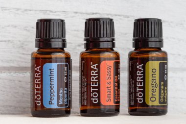 Pecs / Hungray - Aug 05 2020 - Günlük kullanım için Doterra Esnecessary Oils 'in resimsel editoryal görüntüsü