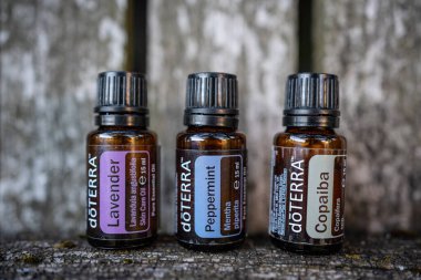 Pecs / Hungray - 22 Ağustos 2020 - Günlük kullanım için Doterra Esnecessary Oil 'in resimsel editoryal görüntüsü
