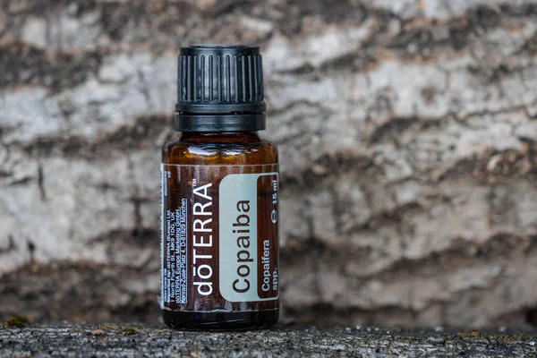 Pecs / Hungray - 22 Ağustos 2020 - Günlük kullanım için Doterra Esnecessary Oil 'in resimsel editoryal görüntüsü