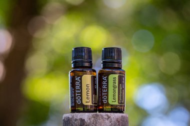 Pecs / Hungray - 21 Ağustos 2020 - Günlük kullanım için Doterra Esnecessary Oil 'in resimsel editoryal görüntüsü