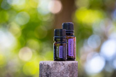 Pecs / Hungray - 21 Ağustos 2020 - Günlük kullanım için Doterra Esnecessary Oil 'in resimsel editoryal görüntüsü