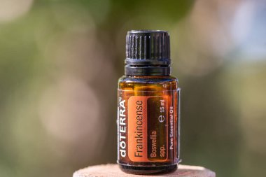 Pecs / Hungray - 21 Ağustos 2020 - Günlük kullanım için Doterra Esnecessary Oil 'in resimsel editoryal görüntüsü