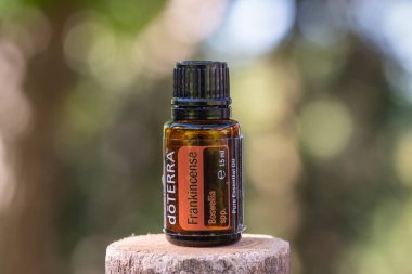 Pecs / Hungray - 21 Ağustos 2020 - Günlük kullanım için Doterra Esnecessary Oil 'in resimsel editoryal görüntüsü