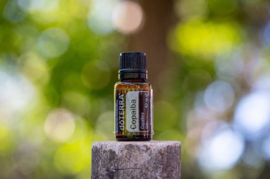 Pecs / Hungray - 21 Ağustos 2020 - Günlük kullanım için Doterra Esnecessary Oil 'in resimsel editoryal görüntüsü