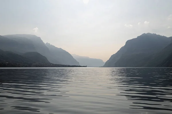 Het Comomeer Alpen Achtergrond Lombardije Regio Italië Europa — Stockfoto