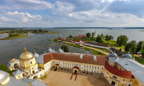 Monasterio Nilo Stolobensky Encuentra Región Tver Lago Seliger Rusia Vista — Foto de Stock