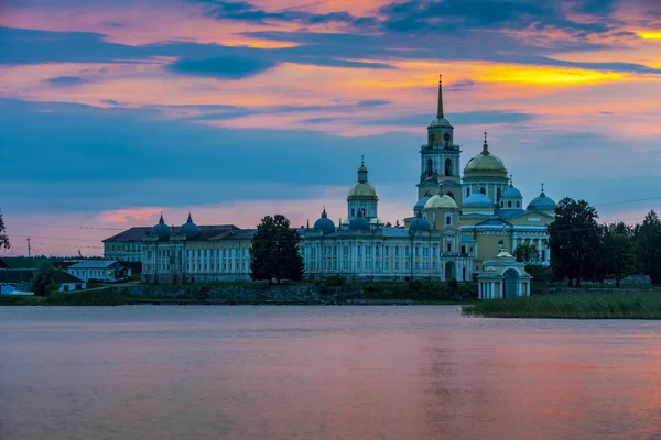 Monasterio Nilo Stolobensky Atardecer Monasterio Nilo Stolobensky Encuentra Región Tver —  Fotos de Stock