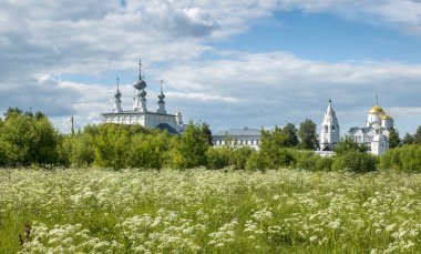 Görünüm Suzdal, Rusya'da Pokrovsky Manastırı