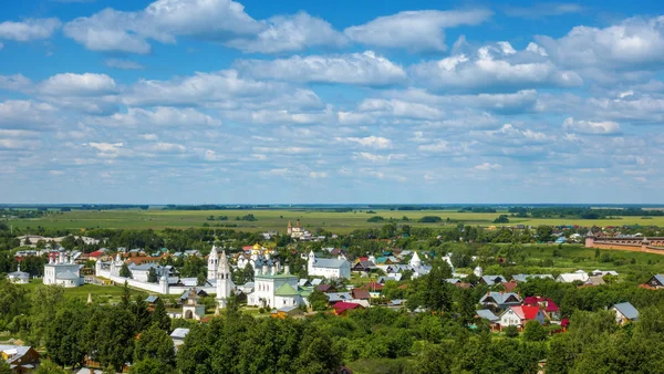 Θέα του μοναστηριού Ποκρόβσκι από το καμπαναριό σε Suzdal — Φωτογραφία Αρχείου