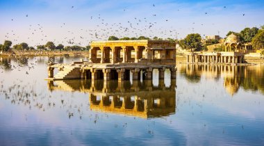Gadi Sagar (Gadisar), Jaisalmer, Rajasthan, Hindistan, Asya