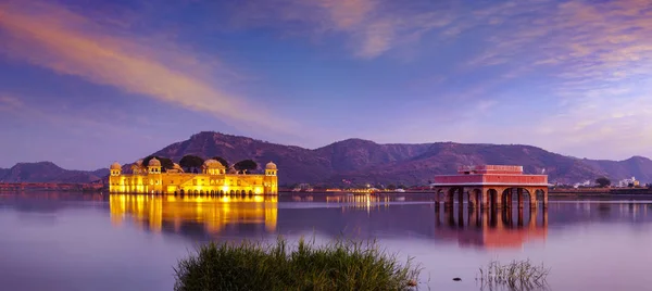 Pałac na wodzie Jal Mahal, człowiek Sager jezioro, Jaipur, Rajasthan, Indie, — Zdjęcie stockowe