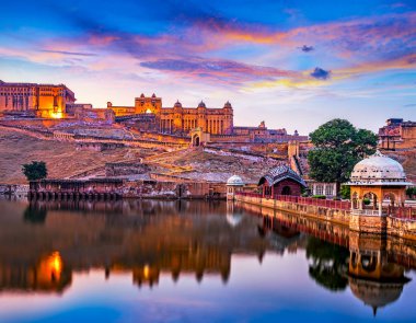 Amber Kalesi ve Maota Gölü, Jaipur, Rajasthan, Hindistan