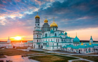 Gün batımında yeni Kudüs Manastırı 'nın diriliş Katedrali, Rus