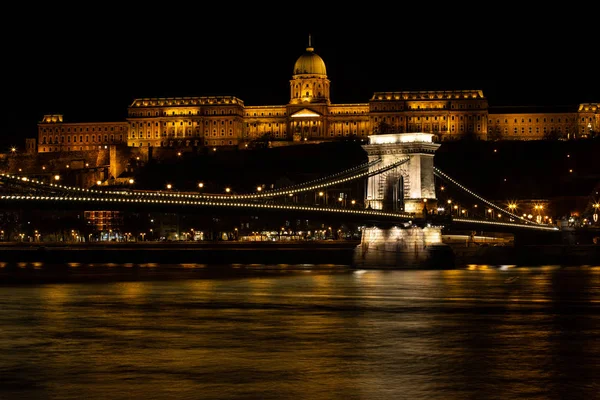 Budapest Hungary December 2018 Hungarian Landmarks Chain Bridge Royal Palace — Stock Photo, Image