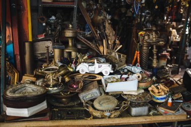 bir mağazada küçük şeyler