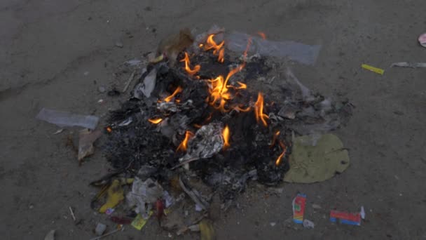 Burning Garbage Other Dirt Flames Smoke Slow Motion — Stock Video