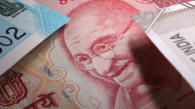 Makro, Hint Para Birimi 'ni kapat 