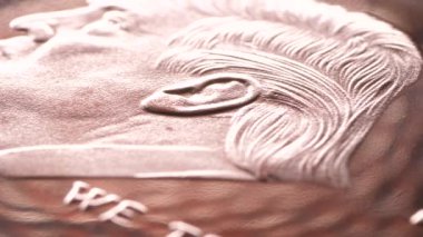 Makro Donald Trump yüzü ile bir sikke yakın