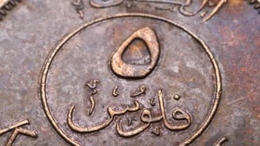 Ayrıntılı eski paraların görüntülerini kapat