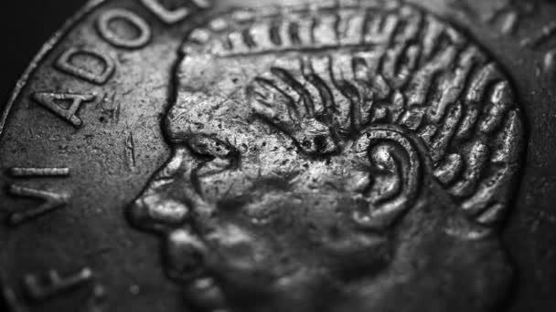 Detailní Záběr Velmi Starých Mincí — Stock video