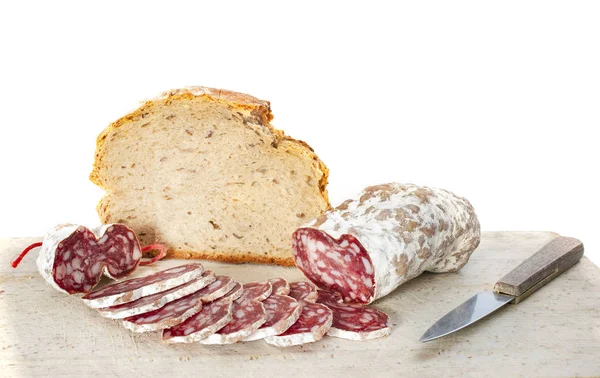 Pagnotta Rotonda Saucisson Davanti Sfondo Bianco — Foto Stock