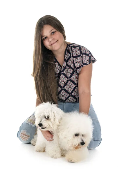 Bichon Frise y adolescente — Foto de Stock