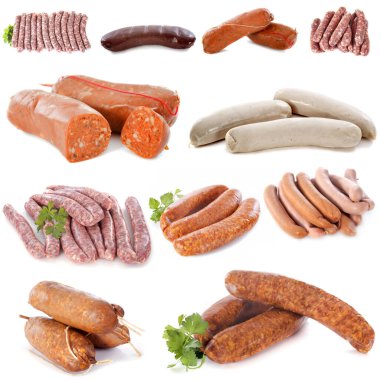 Beyaz arka planda barbekü eti
