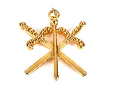 Beyaz arkaplan önünde masonluk nesnesi