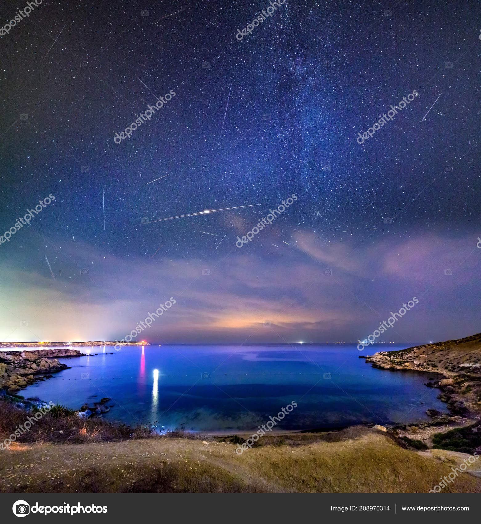 Ciel Rempli étoiles Filantes Pendant Les Douches Perséides