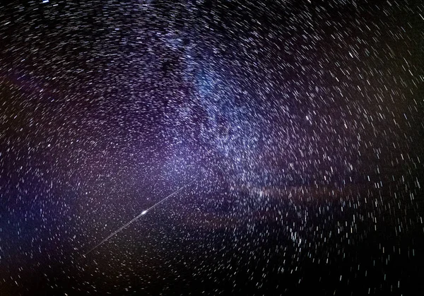 Meteoro Duplo Atravessa Céus Longo Minutos Trilhas Estelares — Fotografia de Stock