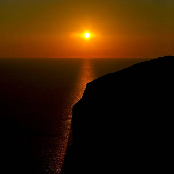 Belo Pôr Sol Sobre Águas Calmas Mediterrâneo Dingli Cliffs Malta — Fotografia de Stock