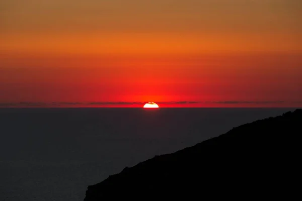 Belo Pôr Sol Sobre Águas Calmas Mediterrâneo Dingli Cliffs Malta — Fotografia de Stock