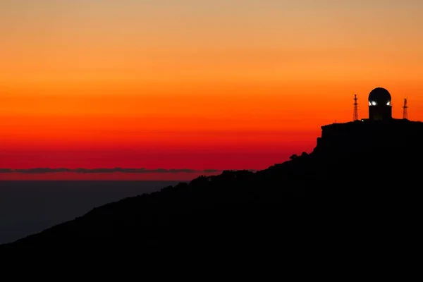 Belo Pôr Sol Sobre Águas Calmas Mediterrâneo Dingli Cliffs Malta — Fotografia de Stock