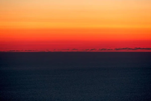 Belo Pôr Sol Sobre Águas Calmas Mediterrâneo Dingli Cliffs Malta — Fotografia de Stock