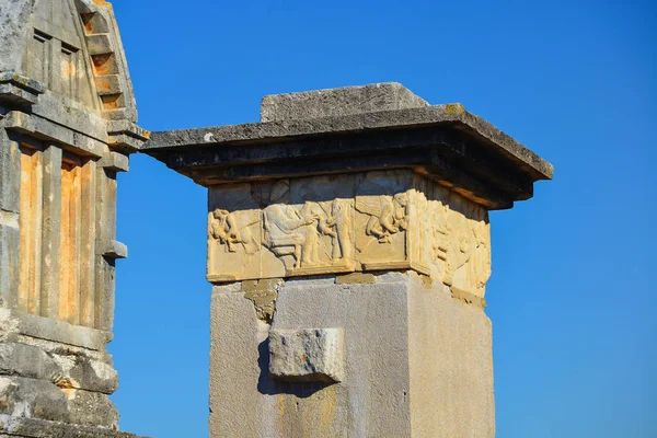 ハーピー墓記念碑 アンティークのクサントス遺跡 ユネスコ世界遺産 トルコ — ストック写真