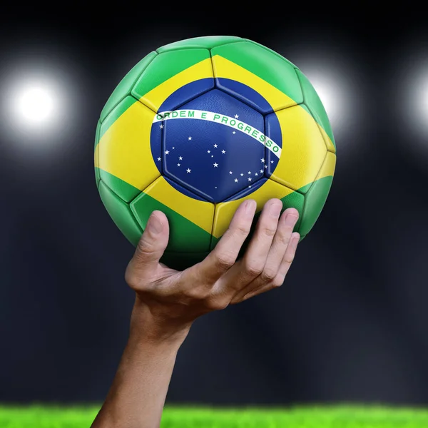 Mann Hält Fußball Mit Brasilianischer Flagge — Stockfoto