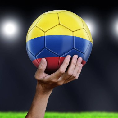 Kolombiyalı bayrak futbol topu tutan adam