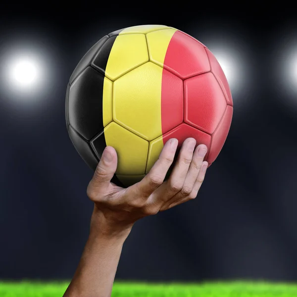 Человек Держащий Футбольный Мяч Бельгийским Флагом — стоковое фото