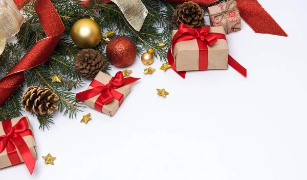 Schöne Weihnachtsdekoration Mit Geschenken Und Dekorationen — Stockfoto