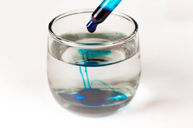 Laboratuvar durumda test boyalar