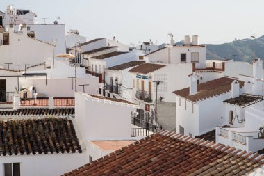 Frigiliana hilltopp eski şehir ile onun badanalı evler, Malaga, İspanya