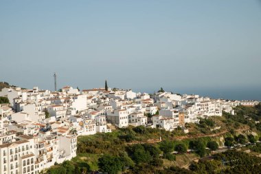 Frigiliana hilltopp eski şehir ile onun badanalı evler, Malaga, İspanya