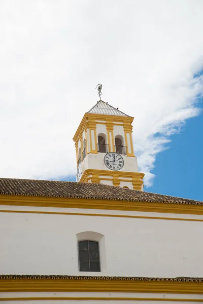 Endülüs Tarzı Kilise Kule Eski Şehrin Marbella Malaga Spanya — Stok fotoğraf