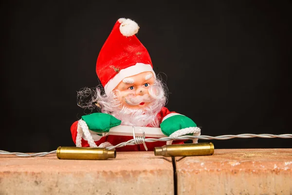 Santa Versucht Die Mauer Erklimmen Ein Konzept Rassismus Und Einwanderungspolitik — Stockfoto