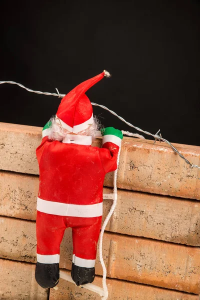 Santa Mot Väggen Invandring Politik Koncept — Stockfoto