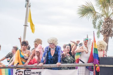 Benidorm, İspanya-Eylül 8, 2018: Benidorm 2018 gurur geçit töreni, Lgtb gurur dört gün kutlama vurgulamak